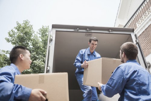 Quote planning for a move from a townhouse or apartment in Stockwell
